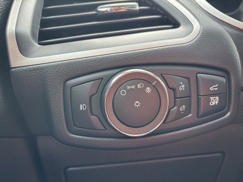 Used 2020 Ford Edge SEL image 17