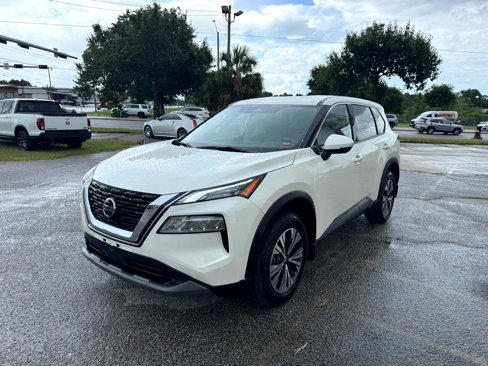 Used 2021 Nissan Rogue SV image 3