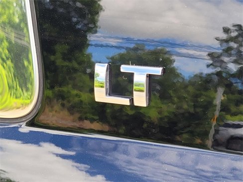 Used 2019 Chevrolet Suburban LT image 8
