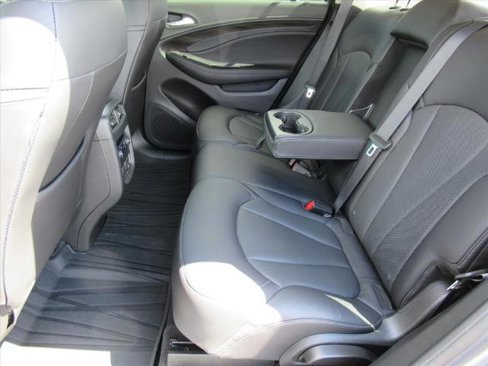 Used 2019 Buick Envision Essence image 28