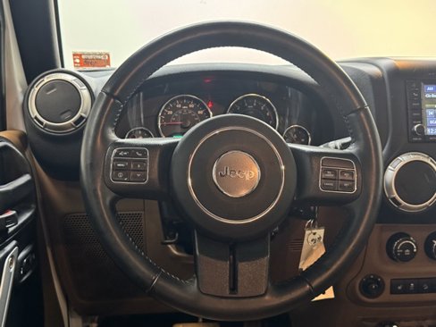 Used 2018 Jeep Wrangler Unlimited Sahara image 8