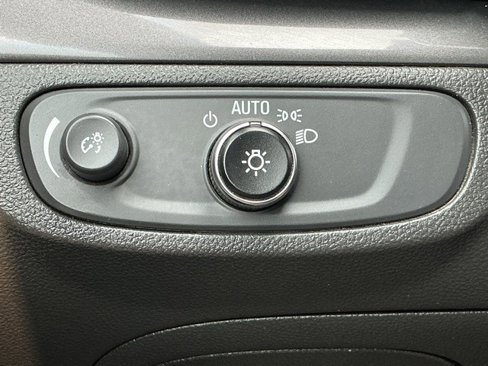 Used 2020 Buick Encore Preferred image 18