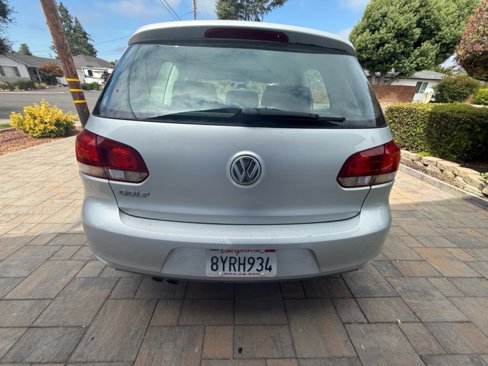 Used 2011 Volkswagen Golf 2-Door image 6
