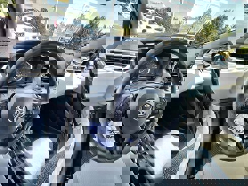 Used 2021 Toyota Corolla LE w/ Carpet Mat Package (TMS) image 10
