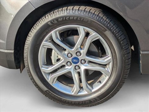 Used 2016 Ford Edge Titanium w/ Technology Package image 9