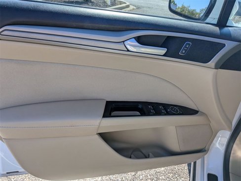 Used 2014 Ford Fusion SE image 12