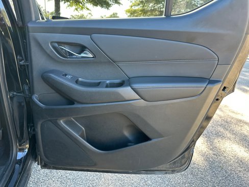 Used 2020 Chevrolet Traverse LT image 17