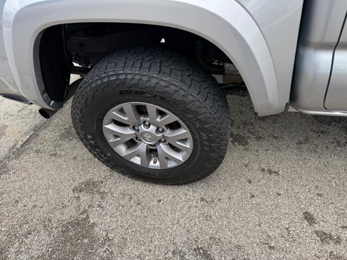 Used 2019 Toyota Tacoma SR image 10