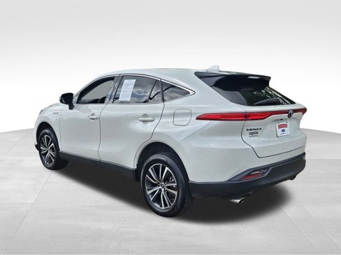 Used 2021 Toyota Venza LE w/ Carpet Mat Package (TMS) image 7