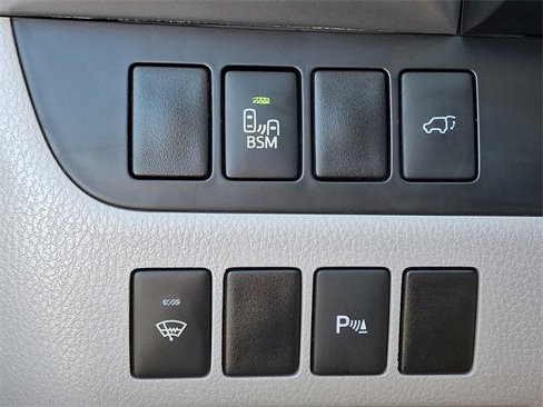 Used 2016 Toyota Highlander Limited image 27
