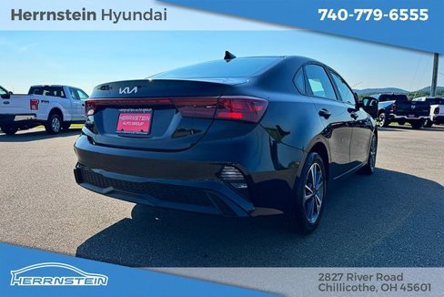Used 2023 Kia Forte LXS image 29