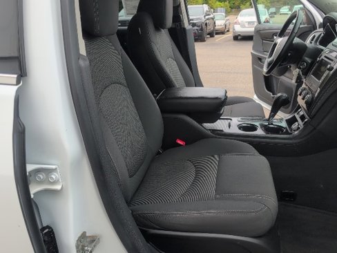 Used 2017 Chevrolet Traverse LT w/ Style and Technology Package image 37