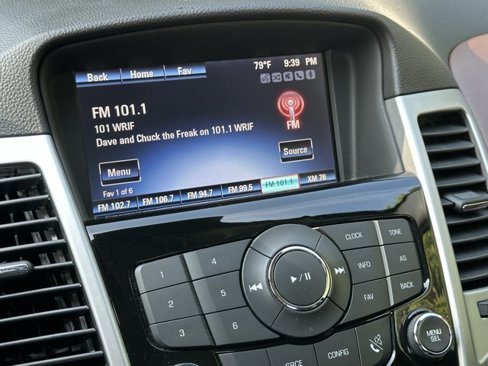 Used 2015 Chevrolet Cruze LT image 11