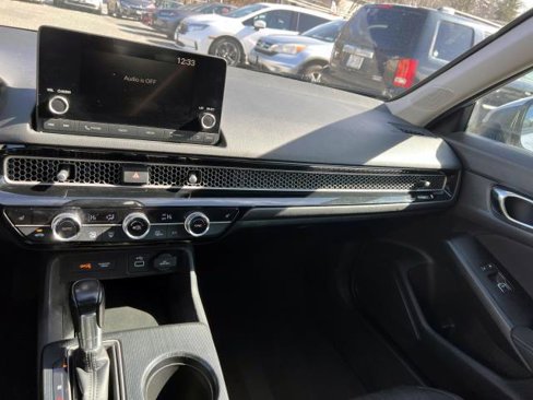 Certified 2022 Honda Civic EX image 28