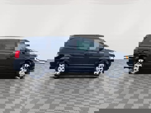Used 2018 Dodge Grand Caravan SE image 9
