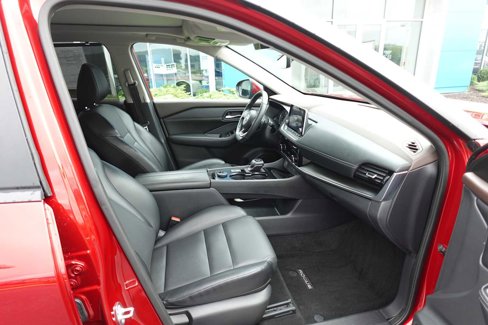 Used 2022 Nissan Rogue SV w/ SV Premium Package image 29