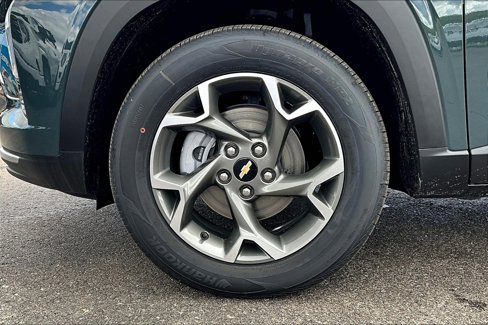 New 2025 Chevrolet Trax LT w/ Sunroof Package image 12