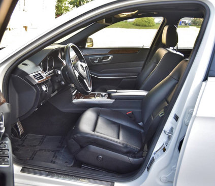 Used 2016 Mercedes-Benz E 350 4MATIC Sedan image 25