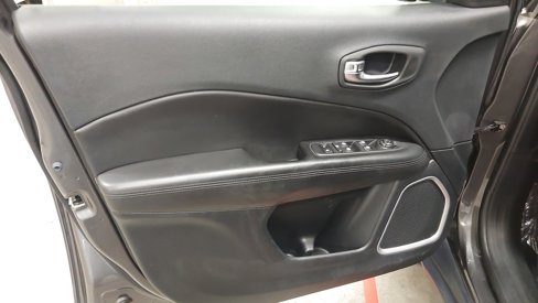 Used 2018 Jeep Compass Latitude image 24