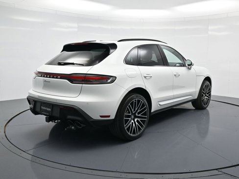 Certified 2025 Porsche Macan image 23