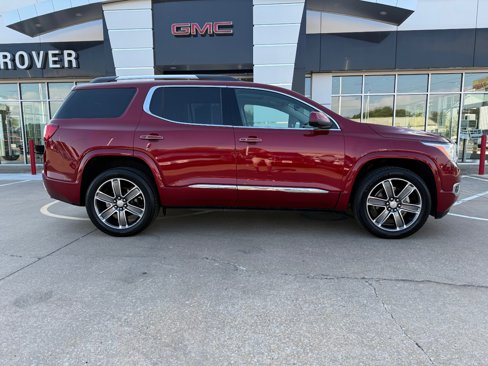 Used 2019 GMC Acadia Denali image 3