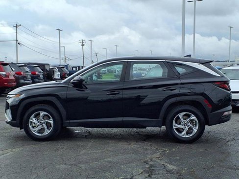Used 2023 Hyundai Tucson SE image 3