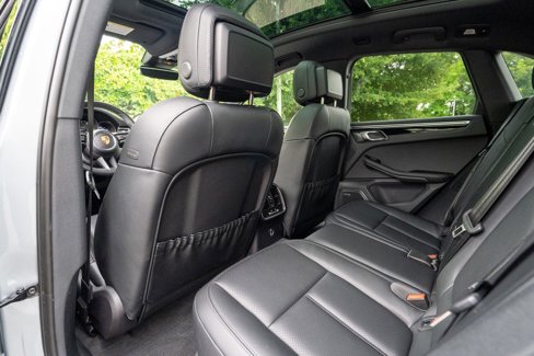 Certified 2024 Porsche Macan image 36