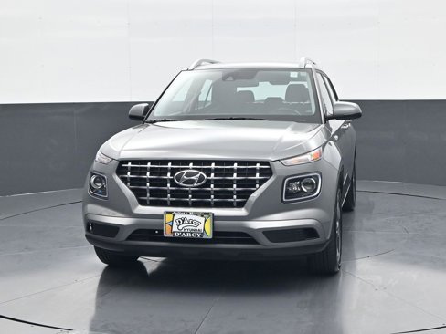 Certified 2021 Hyundai Venue SEL w/ Premium Package image 2