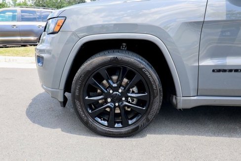 Used 2019 Jeep Grand Cherokee Altitude image 25