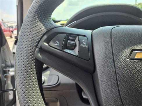 Used 2022 Chevrolet Trax LS w/ Tint and Cruise Package image 14
