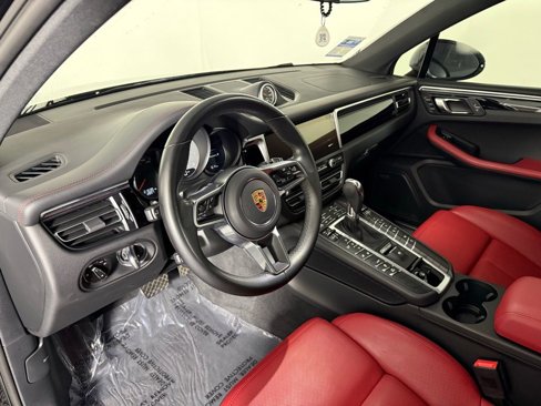 Certified 2021 Porsche Macan S image 4
