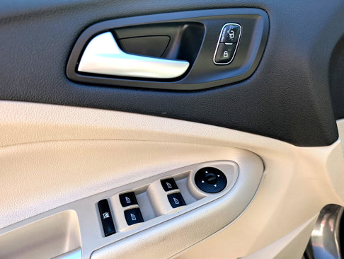 Used 2017 Ford Escape SE image 32