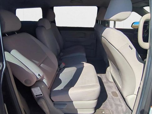 Used 2017 Kia Sedona LX image 20