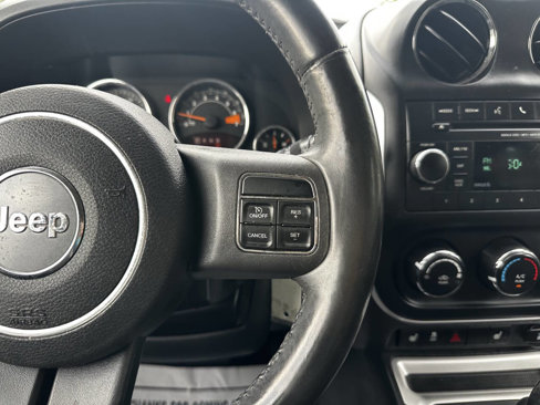 Used 2014 Jeep Compass Latitude image 25