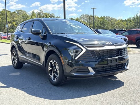 Used 2024 Kia Sportage LX image 7