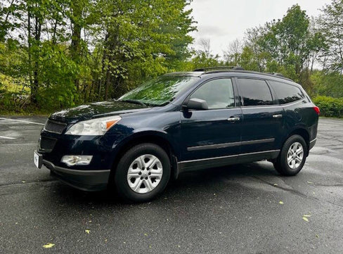 Used 2011 Chevrolet Traverse LS image 3
