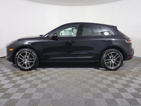New 2025 Porsche Macan image 2