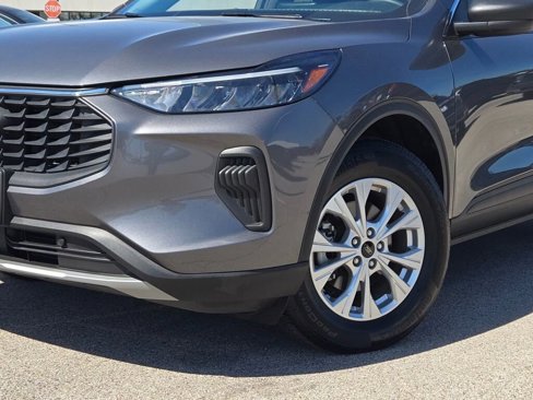 Certified 2023 Ford Escape Active image 3