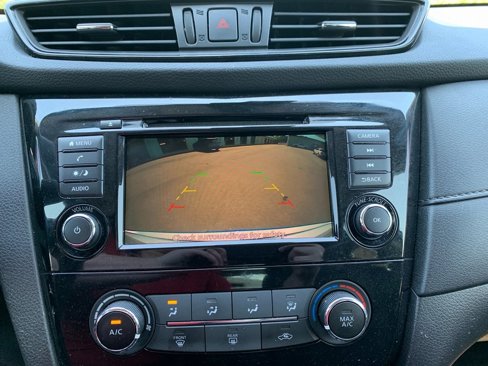 Used 2020 Nissan Rogue S image 18