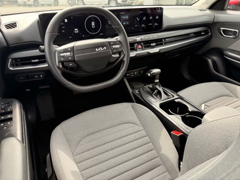 Used 2025 Kia K4 EX image 9
