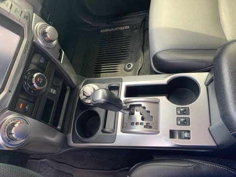 Used 2018 Toyota 4Runner SR5 Premium image 25