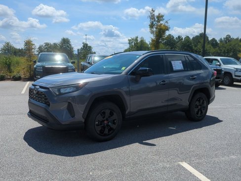 Used 2021 Toyota RAV4 LE image 8