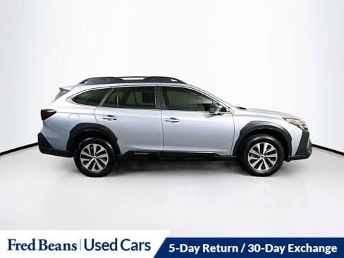 Used 2024 Subaru Outback Premium image 9