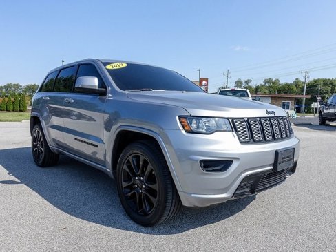Used 2019 Jeep Grand Cherokee Altitude image 21