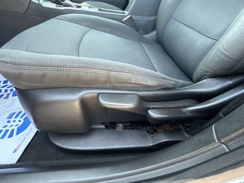 Used 2019 Chevrolet Cruze LT image 14