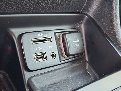 Used 2016 Jeep Cherokee Sport image 31