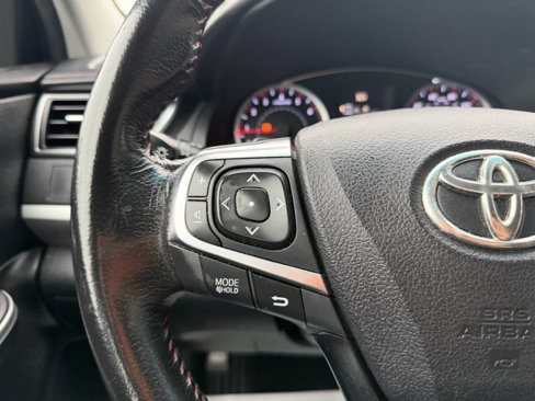 Used 2015 Toyota Camry XSE image 27