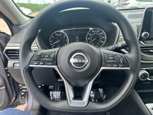 Used 2024 Nissan Altima 2.5 SV image 27