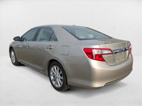 Used 2014 Toyota Camry XLE image 7