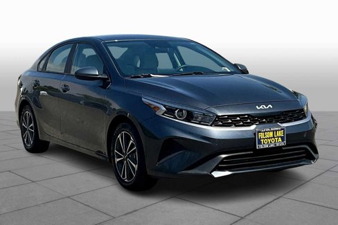 Used 2023 Kia Forte LXS image 2
